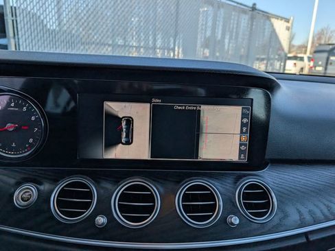 Used 2019 Mercedes-Benz E 300 4MATIC image 18