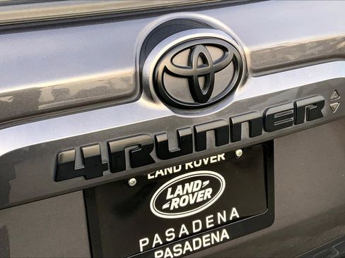 Used 2022 Toyota 4Runner SR5 Premium image 28