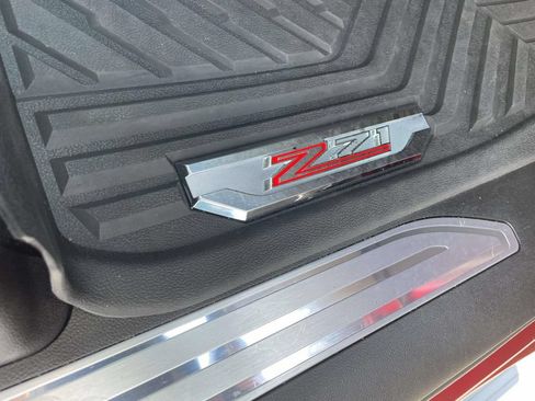 Used 2023 Chevrolet Silverado 1500 LT AWD/4WD image 35