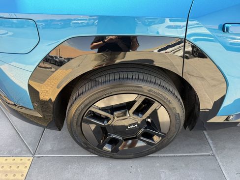 Used 2025 Kia EV9 GT-Line AWD/4WD image 15