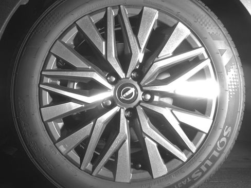 Used 2025 Nissan Altima 2.5 SV FWD image 12