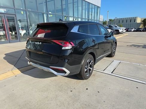 Used 2025 Kia Sportage EX image 4