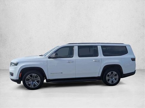 Used 2024 Jeep Wagoneer L Series II RWD image 9