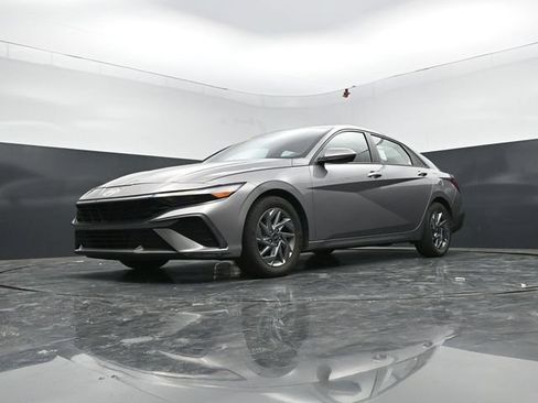 Used 2024 Hyundai Elantra SEL FWD image 49