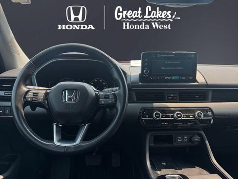 Used 2025 Honda Pilot EX-L image 10