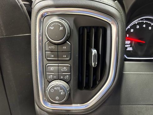 Used 2019 Chevrolet Silverado 1500 LT Trail Boss w/ Convenience Package AWD/4WD image 19