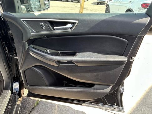 Used 2017 Ford Edge SEL w/ Equipment Group 201A AWD/4WD image 16