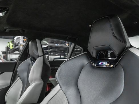 Used 2025 BMW M5 -Carbon Ceramic Brakes, Execut w/ Carbon Package image 17