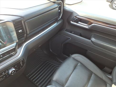 Used 2025 GMC Sierra 1500 SLT AWD/4WD image 34