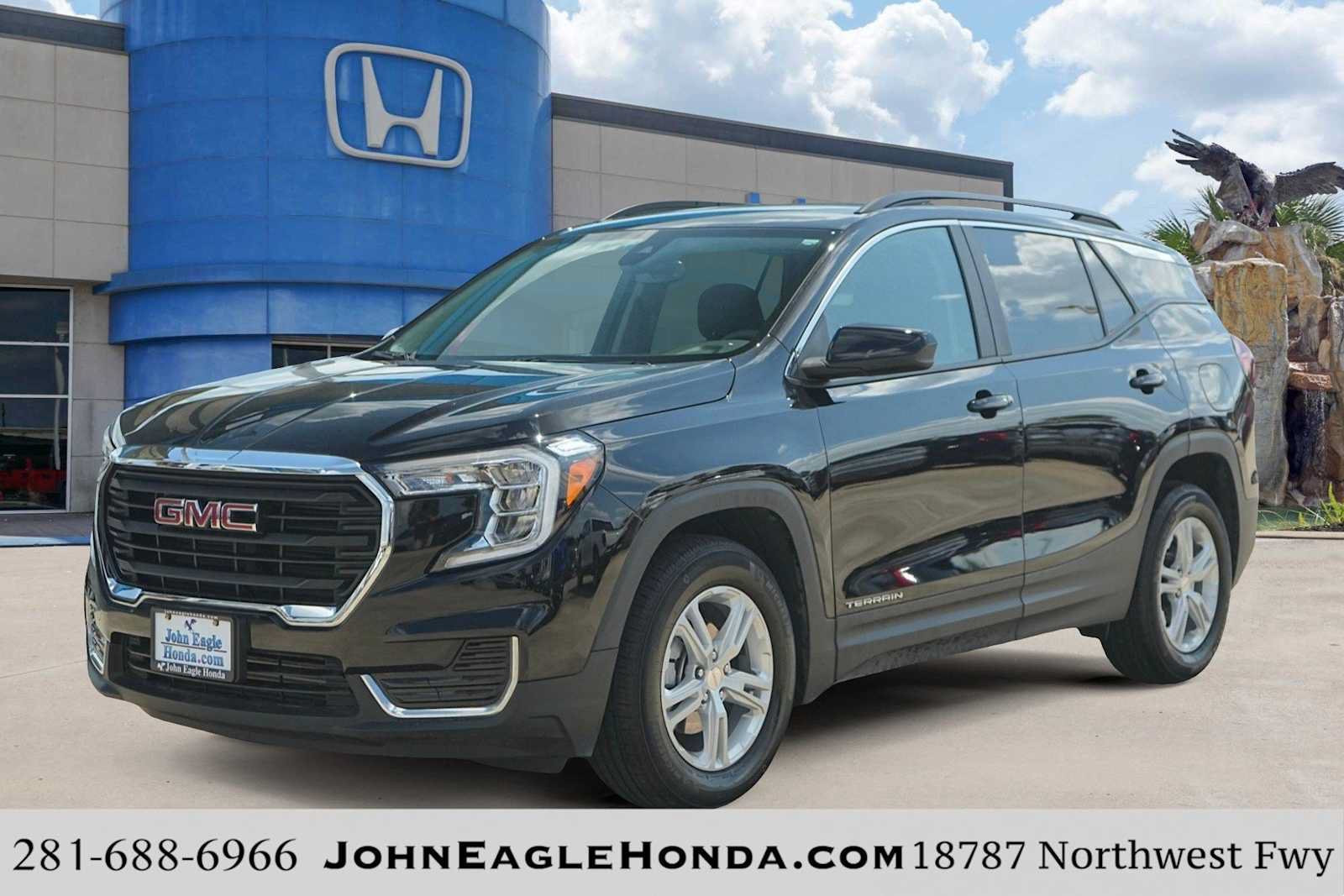 Used 2024 GMC Terrain SLE w/ Driver Convenience Package FWD image 1