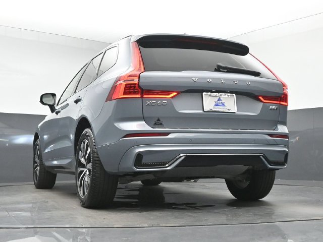 Used 2024 Volvo XC60 B5 Plus w/ Protection Package Premier AWD/4WD image 39