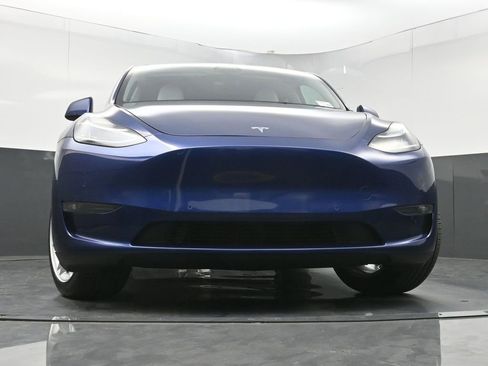 Used 2021 Tesla Model Y Long Range AWD/4WD image 23