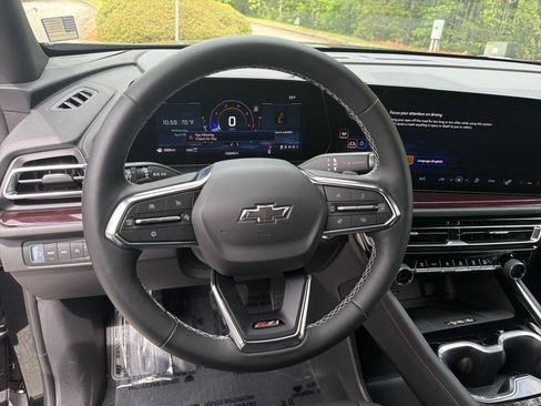 Used 2025 Chevrolet Traverse Z71 w/ Driver Confidence Package AWD/4WD image 25