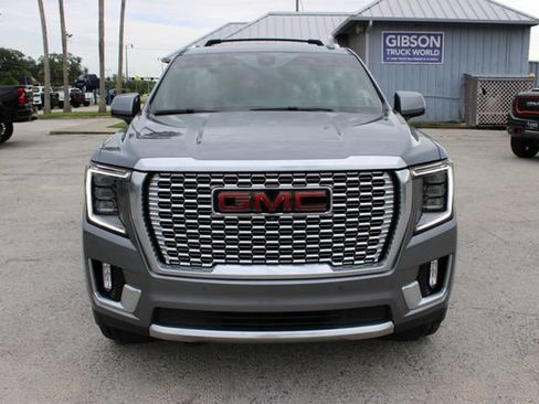 Used 2021 GMC Yukon XL Denali w/ Denali Premium Package AWD/4WD image 2