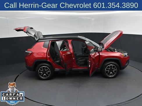 Used 2025 Jeep Compass Trailhawk AWD/4WD image 51