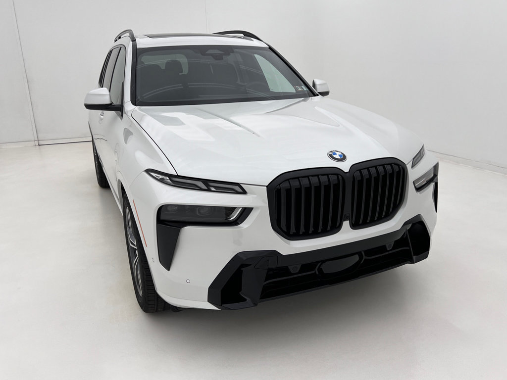 New 2027 BMW X7 xDrive40i w/ M Sport Package AWD/4WD image 3