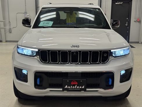 Used 2023 Jeep Grand Cherokee Overland w/ Advanced Protech Group III AWD/4WD image 2