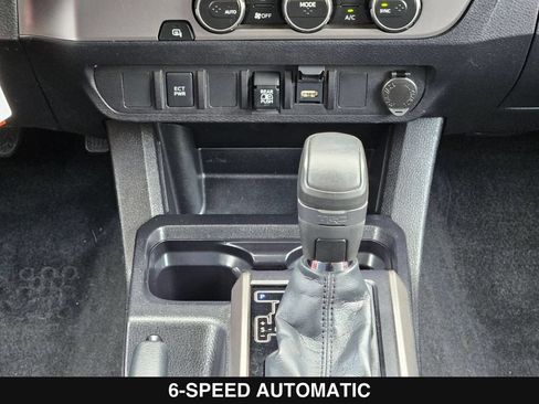 Used 2022 Toyota Tacoma SR5 RWD image 21