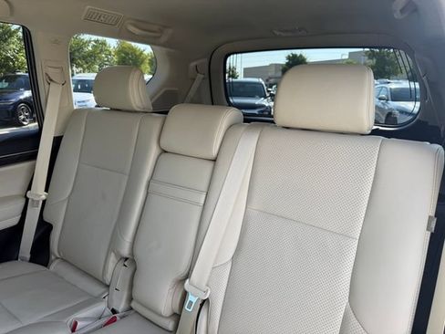 Used 2022 Lexus GX 460 Luxury w/ Off Road Package AWD/4WD image 31