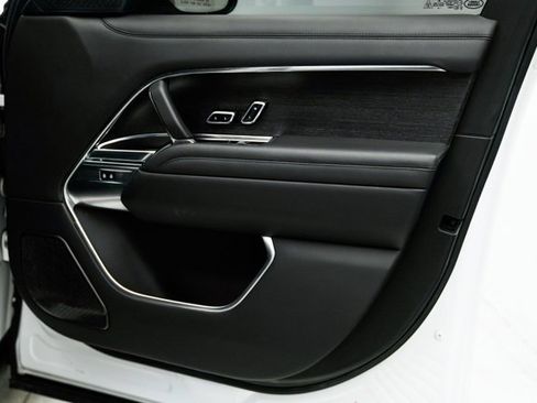 Used 2023 Land Rover Range Rover Autobiography image 29