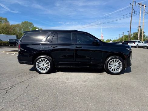 Used 2024 Cadillac Escalade Premium Luxury AWD/4WD image 8