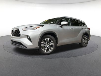 Used 2023 Toyota Highlander XLE