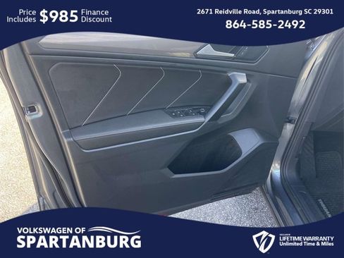 Used 2023 Volkswagen Tiguan SE w/ Panoramic Sunroof Package image 12