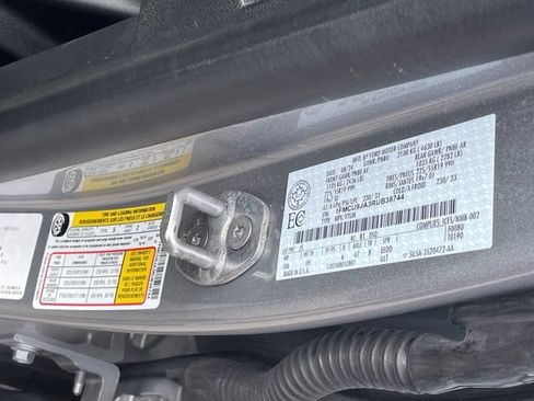 Used 2024 Ford Escape Platinum AWD/4WD image 20