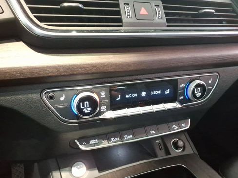 Used 2023 Audi Q5 2.0T Premium w/ Convenience Package AWD/4WD image 26