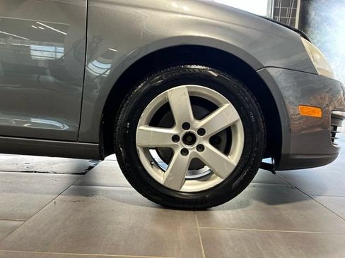 Used 2009 Volkswagen Jetta SE FWD image 40
