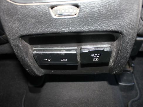 Used 2019 Jeep Cherokee Limited AWD/4WD image 31