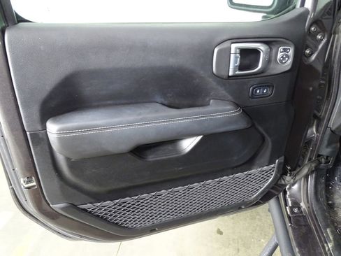 Used 2021 Jeep Wrangler Unlimited Sahara image 16