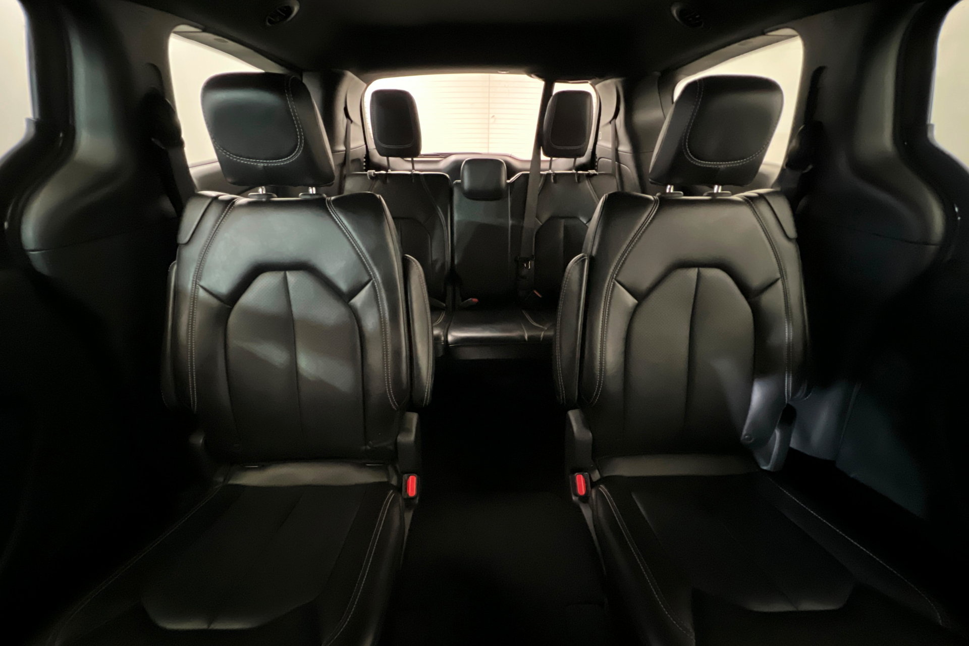 Used 2025 Chrysler Pacifica Select FWD image 26