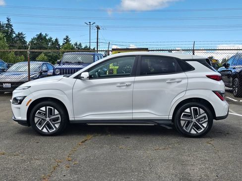 Used 2023 Hyundai Kona SE FWD image 4