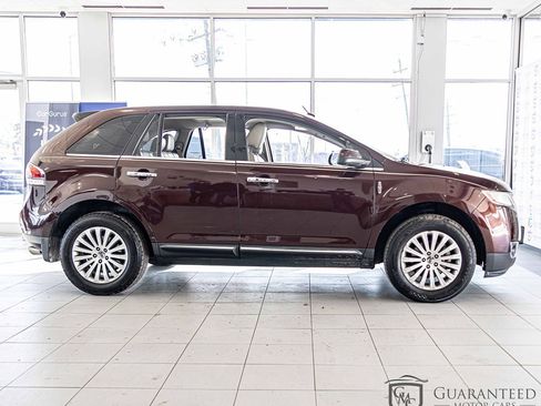 Used 2012 Lincoln MKX FWD image 11
