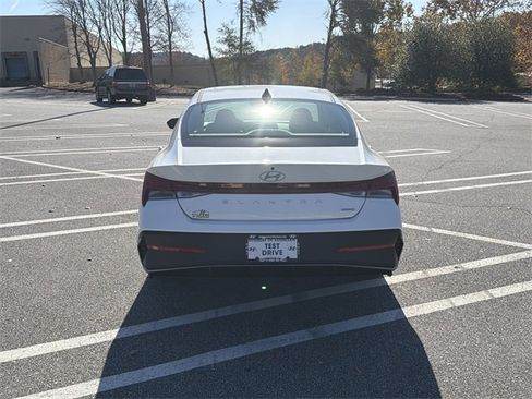 New 2026 Hyundai Elantra Blue image 6