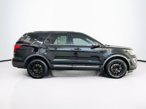 Used 2016 Ford Explorer XLT w/ Equipment Group 202A AWD/4WD image 10