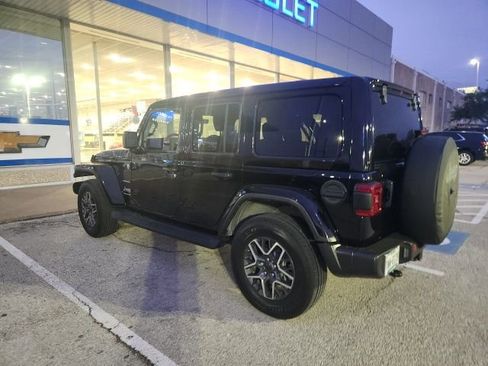 Used 2024 Jeep Wrangler Unlimited Sahara w/ Technology Group image 4