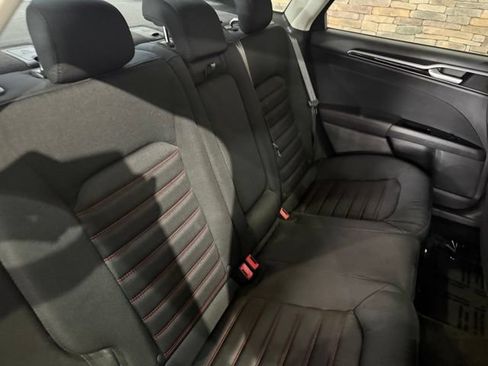 Used 2015 Ford Fusion SE w/ Equipment Group 201A FWD image 32