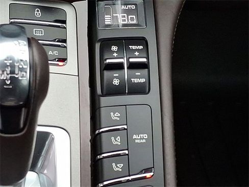 Used 2010 Porsche Panamera Turbo image 24