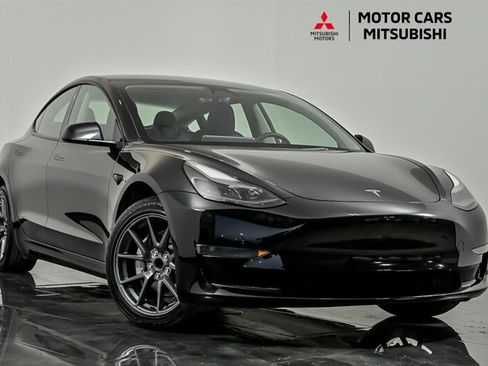 Used 2023 Tesla Model 3 Standard Range RWD image 1