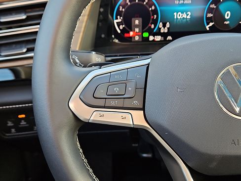 New 2026 Volkswagen Atlas SE image 19