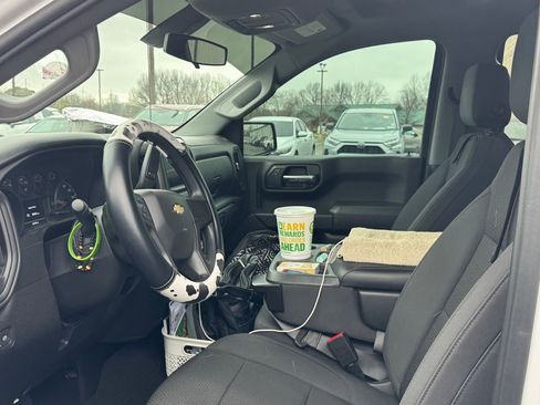 Used 2020 Chevrolet Silverado 1500 Custom w/ Custom Value Package image 10