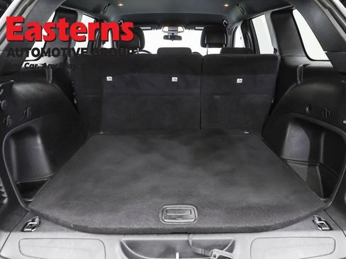 Used 2021 Jeep Grand Cherokee Laredo AWD/4WD image 9
