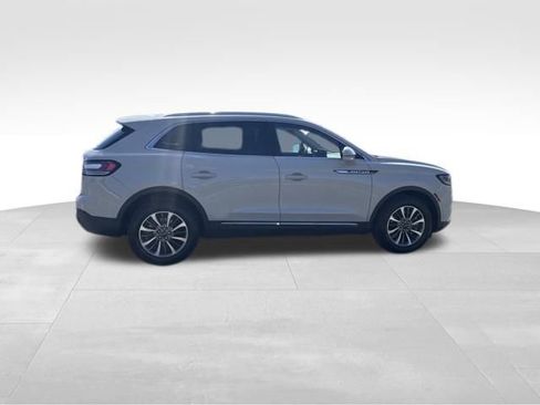 Certified 2022 Lincoln Nautilus FWD w/ Premium Package image 5