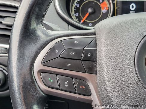 Used 2020 Jeep Cherokee Latitude w/ Cold Weather Group image 16