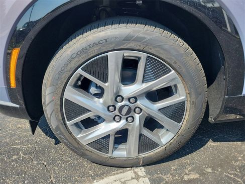 New 2025 Cadillac Optiq Luxury 1 image 6