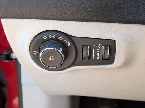 Used 2018 Jeep Compass Latitude w/ Popular Equipment Group AWD/4WD image 22