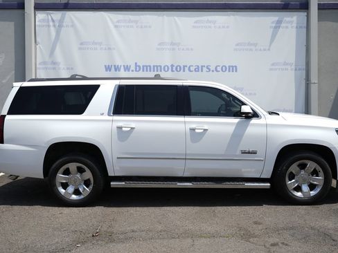 Used 2018 Chevrolet Suburban LT w/ LT Signature Package RWD image 7