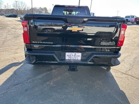 Used 2024 Chevrolet Silverado 3500 High Country w/ High Country Premium Package image 4